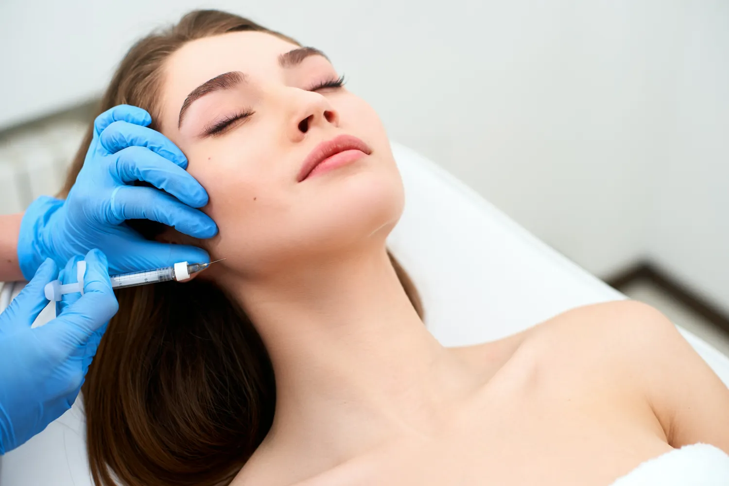 Woman receiving dermal filler injections | Medical Spa | Basking Ridge, NJ | Marée Aesthetics